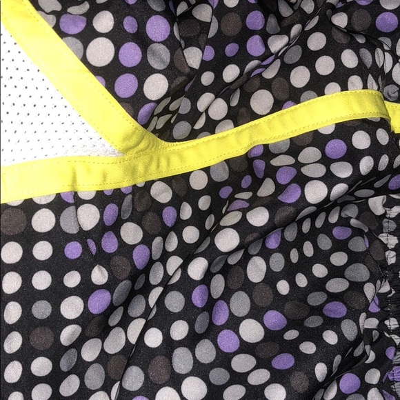 YXL UNDER ARMOUR RUNNING SHORTS - Picture 4 of 4